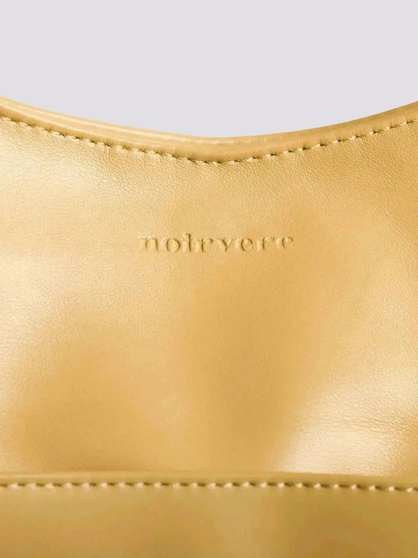 Noir Essence | Bolso Valentina Montes
